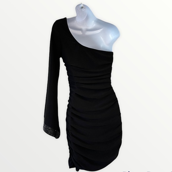 Taboo Black One Flare Sleeve Ruched Mini Dress - Picture 8 of 9